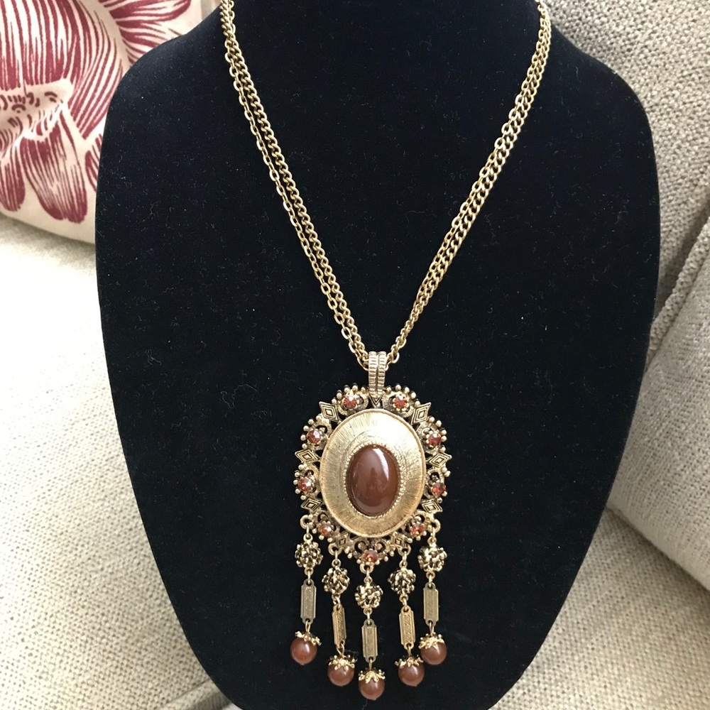 Vintage ornate pendant necklace
